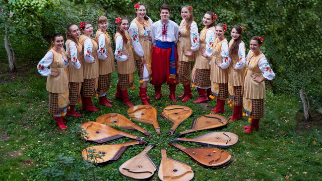 Ансамбль бандуристов «Оксамит». Музыкальный колледж Каменского готовится к юбилею