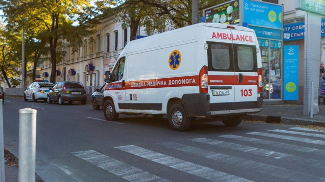 В центре Днепра ВАЗ сбил мужчину на пешеходном переходе