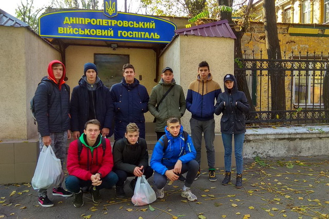 В Каменском студенты провели благотворительную ярмарку для помощи военным