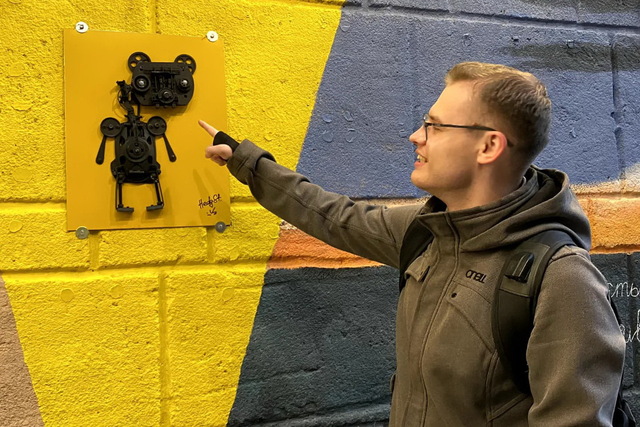 Днепровский журналист издал книгу о войне