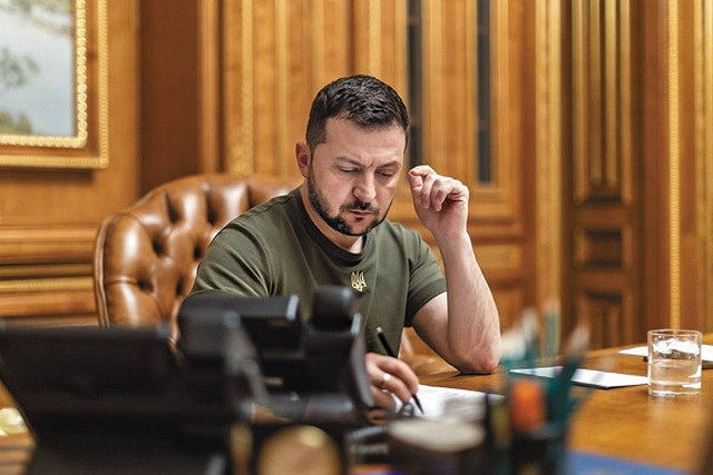 Чоловіки в розшуку ТЦК можуть отримати бронювання: Зеленський підписав закон