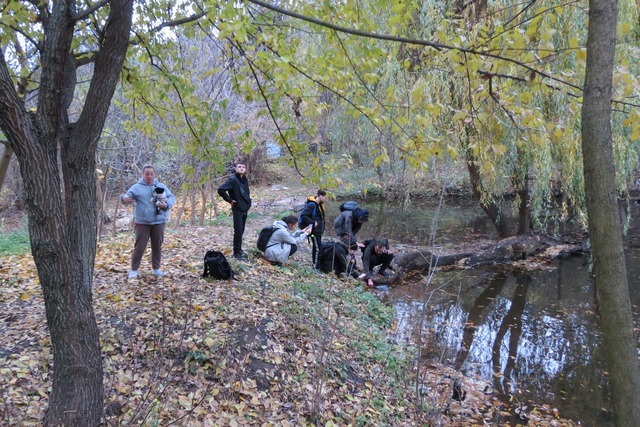Аптекарську балку активісти Дніпра розчищали від сміття