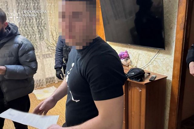 Требовали 50 тысяч долларов США несуществующего долга — в Кривом Роге будут судить группу лиц