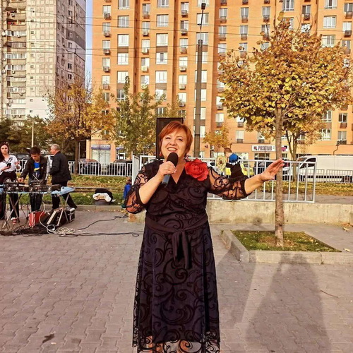 У лікарні померла співачка та волонтерка, яка потрапила під колеса авто у центрі Дніпра