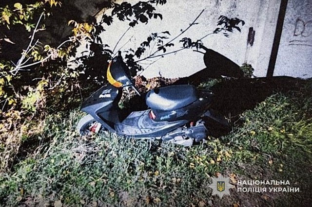 В Днепре 15-летний парень похитил мопед: полицейские сообщили несовершеннолетнему о подозрении