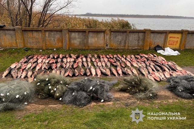 Поліцейські водної поліції Дніпра викрили браконьєрів із незаконним уловом на понад 540 тис грн