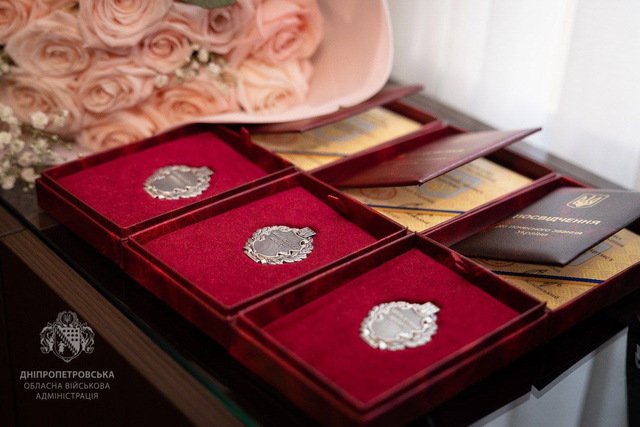 Троє майстрів дніпровської сцени стали «Заслуженими артистами України»