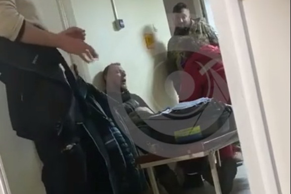 Стікав кров'ю: У Дніпрі чоловік завдав собі травми після проходження ВЛК