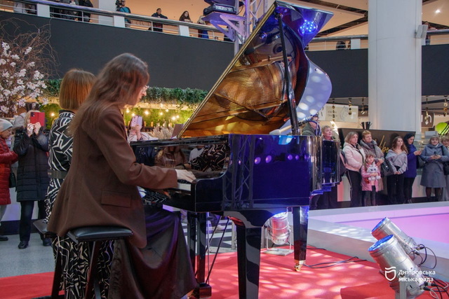 170 музыкантов и 6 часов живой музыки. В Днепре прошел фортепианный марафон #PIANO_NON_STOP