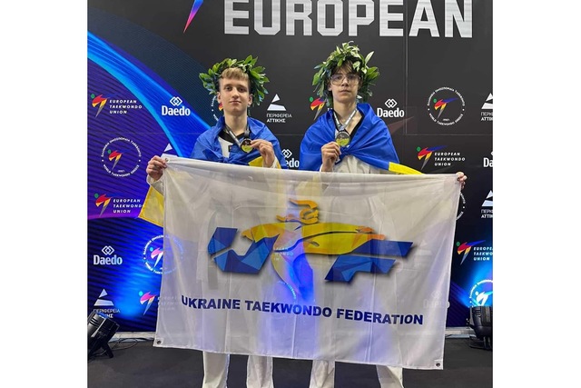 На фото Прохор Набока праворуч. Дніпрянин Прохор Набока став віцечемпіоном Європи з тхеквондо ВТФ серед кадетів в Греції