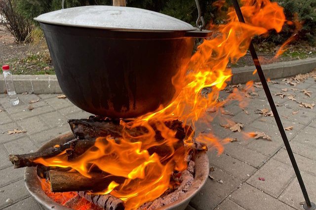 Днепрян угостят бесплатным борщом в парках города