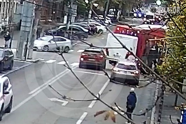 В Днепре на Староказацкой автобус группы «Без обмежень» попал в ДТП