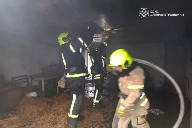 В Днепровском районе в результате пожара в гараже пострадал мужчина