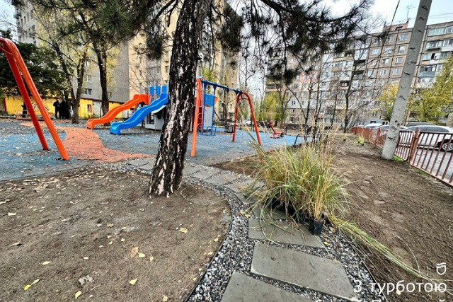 На Слобожанському проспекті завершують створення нового скверу