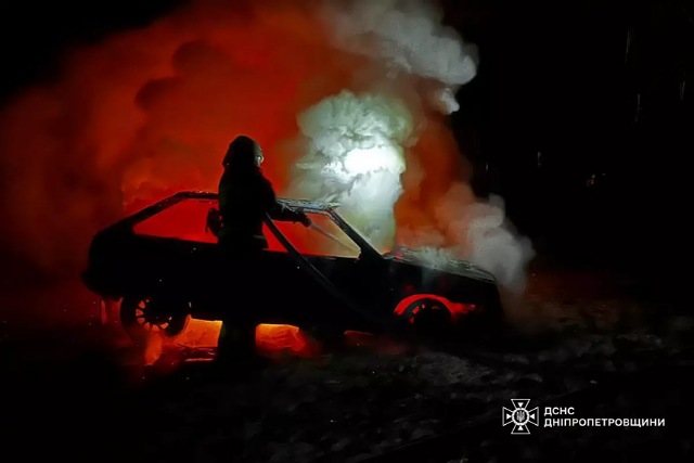 На ул. Грунтенко сгорел ВАЗ