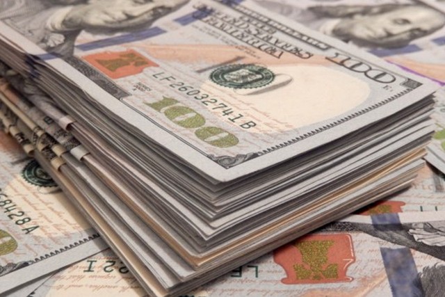 Курс валют в Украине: ожидается непростая неделя, что делать с долларом