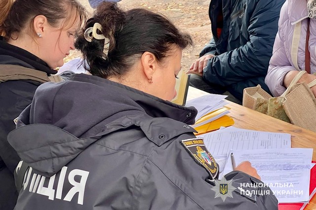 В Днепре полицейские продолжают работать на месте ночной атаки на город