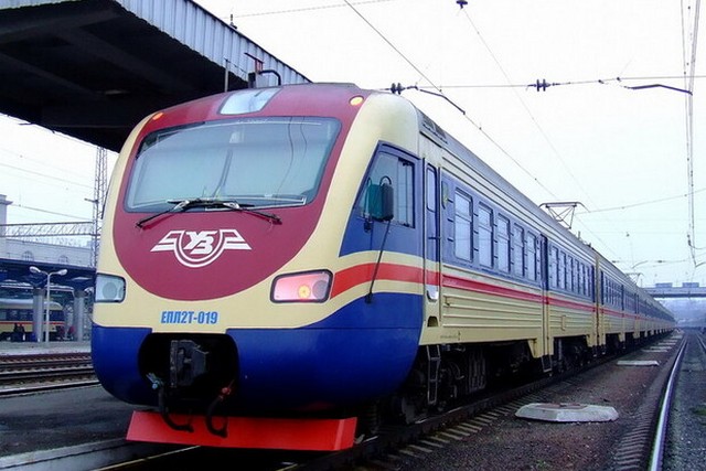 Укрзализныця запускает продажу онлайн-билетов на пригородные поезда