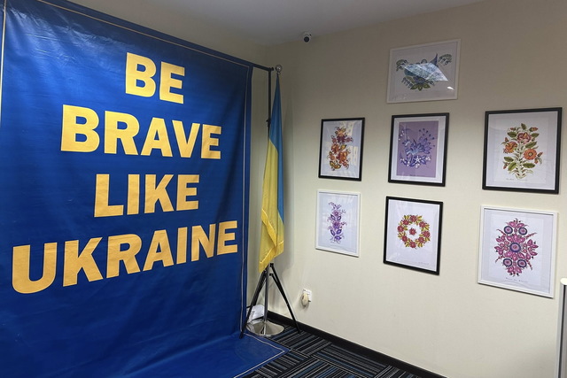 Выставку картин днепровской художницы открыли в Малайзии