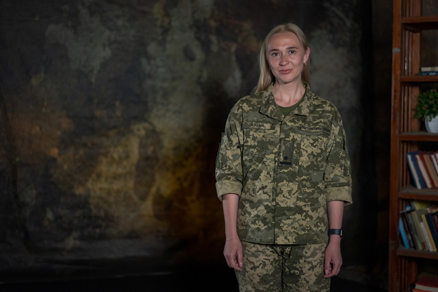 «Хочуть хайпу, дістають зброю, муляжі гранат»: Речниця обласного ТЦК Олена Кузіна розповіла про роботу військових
