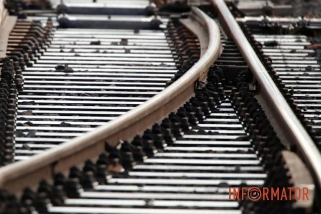 В Днепре поезд насмерть сбил 55-летнего мужчину: что известно