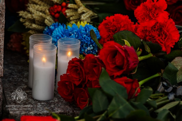 На Днепропетровщине почтили память жертв голодоморов