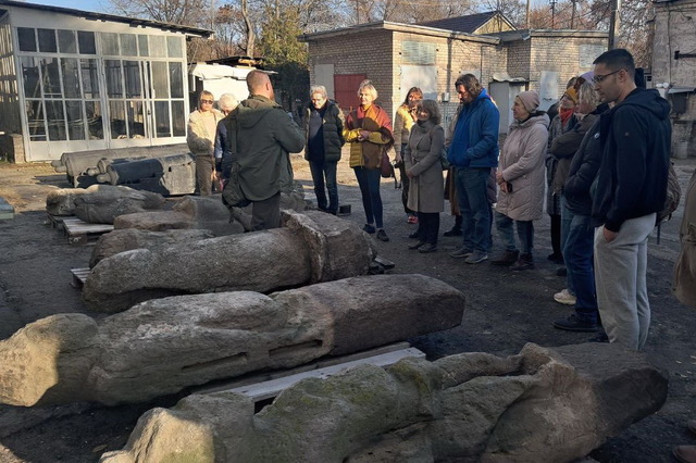 Історичний музей Дніпра познайомив із усіма врятованими «кам'яними бабами»
