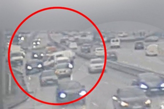 Відео моменту: у Дніпрі на заїзді на Новий міст сталась аварія, утворився затор в бік центру