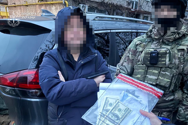 Сообщено о подозрении двум жителям Днепра, организовавшим незаконную переправку мужчин за границу