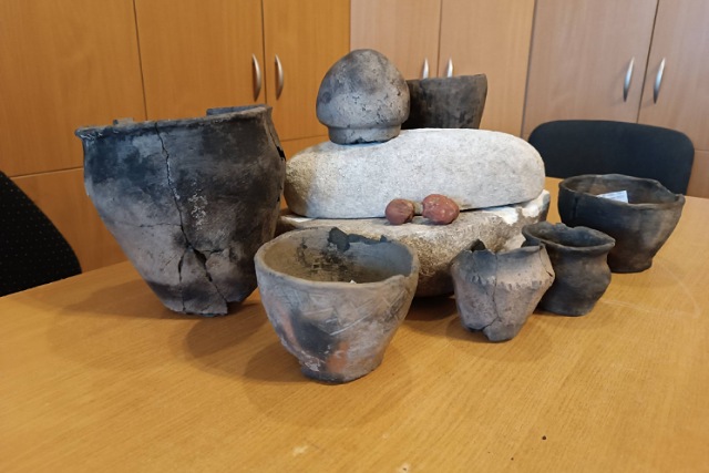 Археологи Днепра показали уникальные сокровища