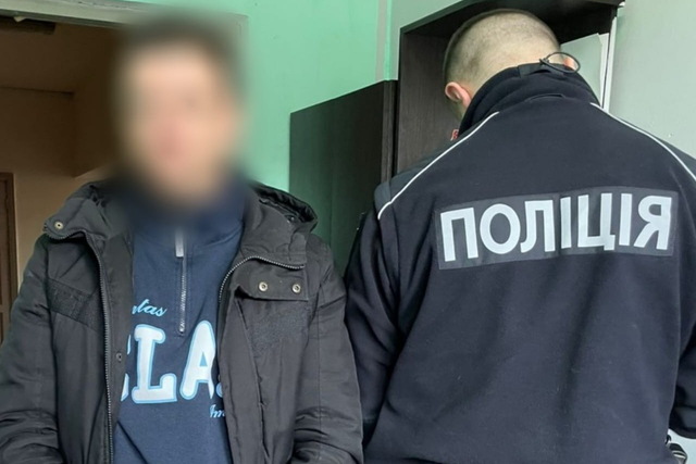 На Днепропетровщине мужчина бросил гранату возле квартиры: пострадал человек