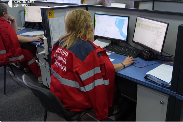 На Дніпропетровщині медики швидкої допомоги працюють на межі своїх сил