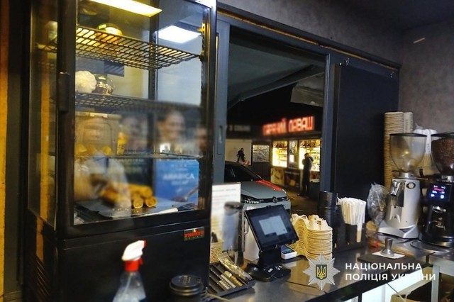 Следователи Днепра сообщили о подозрении женщине, которая ограбила кафе