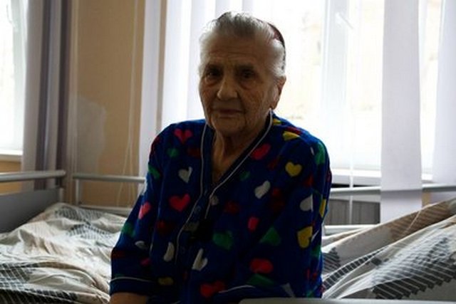 Галина. Суспільне Дніпро/Олексій Коренєв Двічі втратила дім через війну: до Дніпра евакуювали 86-річну Галину з Донеччини