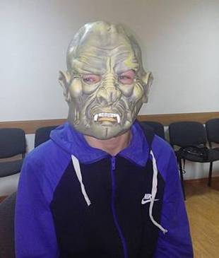 У Дніпропетровську затримано четверо неповнолітніх хлопців, які грабували одиноких чоловіків