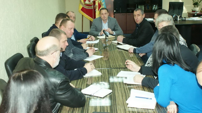 Мер Кам'янського провів оперативну нараду з прибирання міста від снігу