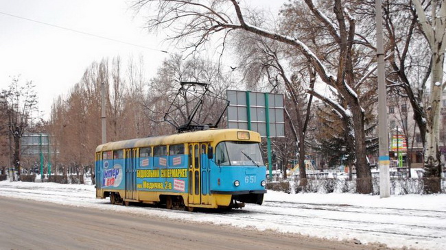 В Каменском вырезали 60 метров контактного провода трамвая