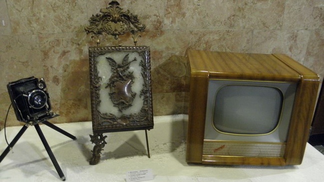 В Музее истории Каменского открылась выставка «музейных сокровищ»