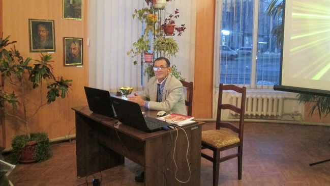 Краєзнавеці обговорили походження назви Кам`янське