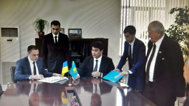 Мэры Каменского и Темиртау заключили договор о сотрудничестве