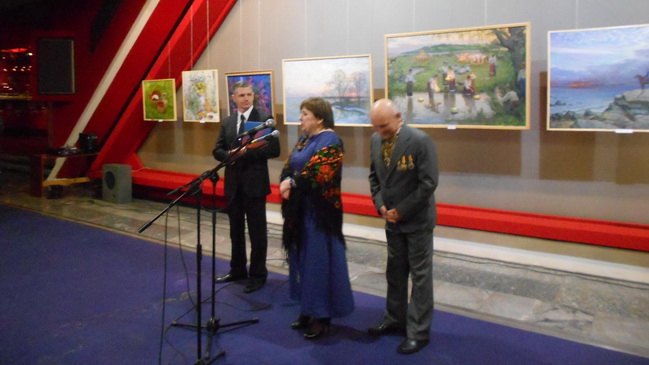 В Каменском открылась юбилейная выставка известного художника Анатолия Жежера