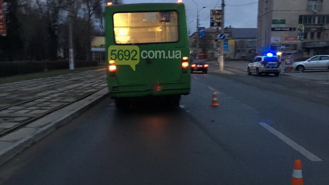 В Каменском маршрутка сбила пешехода