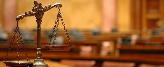 Суд Днепра не смог вынести приговор павлоградскому школьнику, который зарезал отца и сына