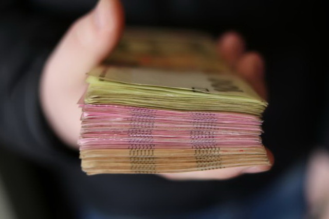 В третьем квартале 2019 года средняя зарплата на предприятиях Каменского составляла больше 11 тысяч гривен