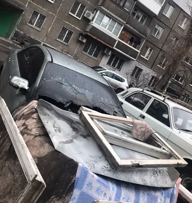 В Днепре на Набережной Победы сгорела Mazda: видео поджога