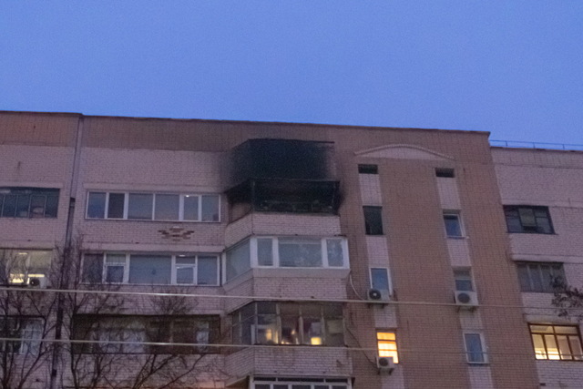 В Днепре на Шмидта сгорела квартира в многоэтажке: мужчина получил ожоги