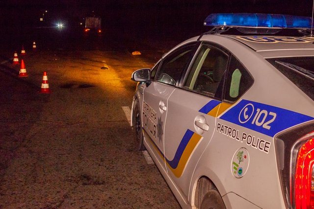 В Днепре на Маршала Малиновского Nissan сбил мужчину на переходе: пострадавший в тяжелом состоянии