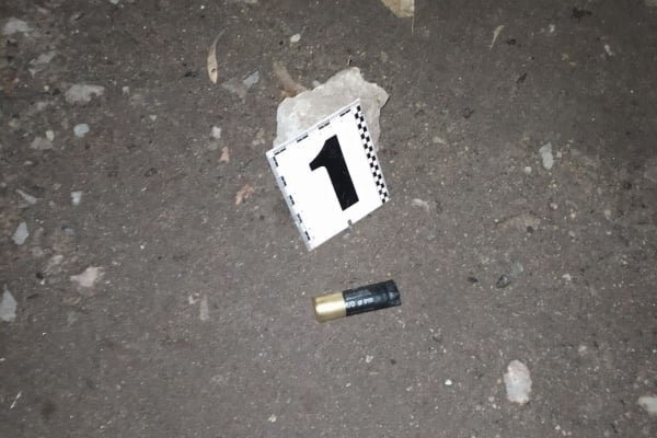 В Каменском двое мужчин обстреляли иномарку, в которой находились люди