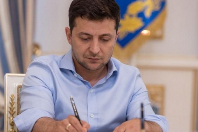 Фото: president.gov.ua Зеленский подписал закон о контроле цен на электроэнергию