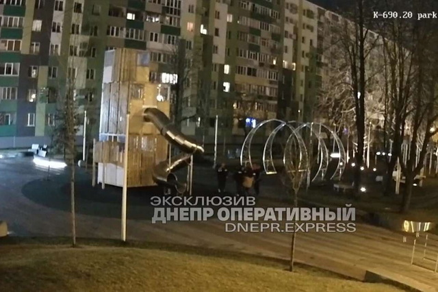 В Днепре выпившие подростки угрожали сотрудникам «Муниципальной варты» расправой